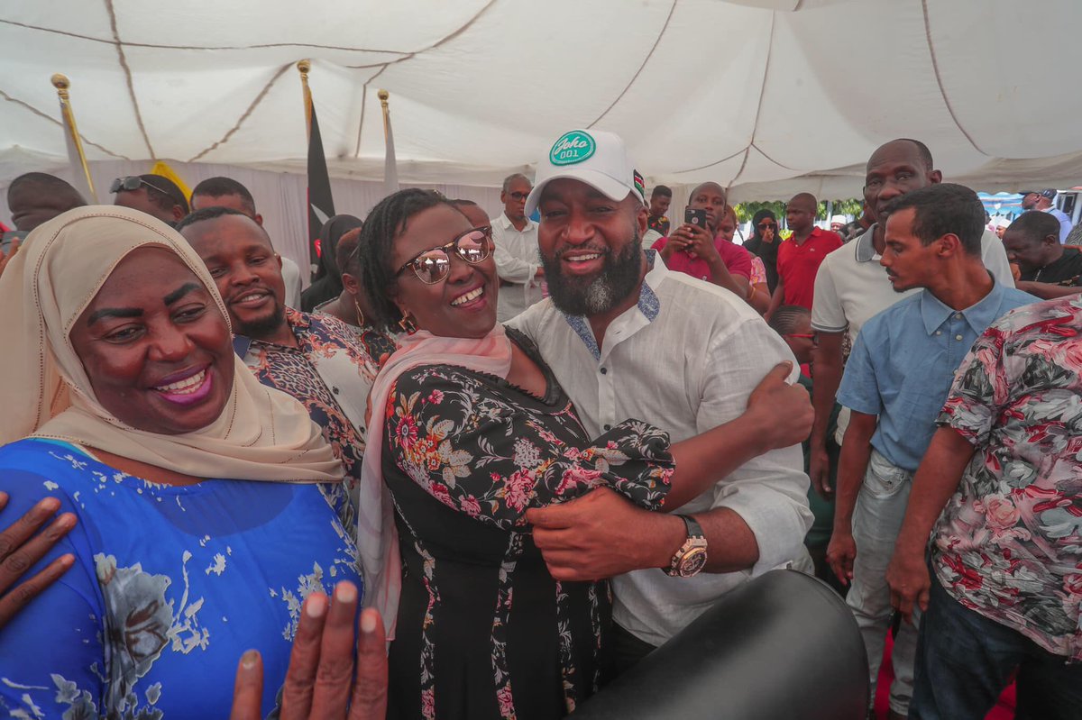 HassanAliJoho's tweet photo. 1/3 As I reflect upon the last 10 years as governor of this great county of Mombasa, I am filled with joy of all the great things that we achieved together. This particular journey of transformation required a lot of courage and resilience from all of us. https://t.co/Uz6HhRkj3f