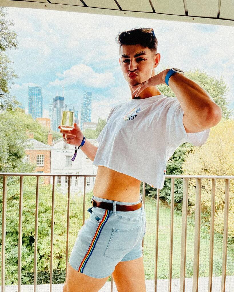 “The pride I feel for you, fills me with pride” - Tracey NYNY

Makes no fucking sense but it’s kinda nice? instagr.am/p/Chw-k1Bjo9J/