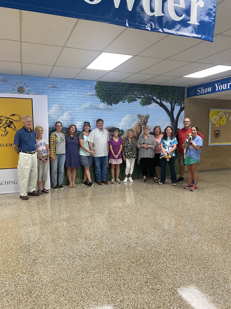 amyjohnthomas's tweet photo. Such a blessing to have community support~ First Baptist we truly appreciate your prayers for our staff, students, &amp; families as we begin our 2022-2023 school year.  Thank you to everyone who joined us on this beautiful Saturday morning ❤️ https://t.co/omH47XZKFv