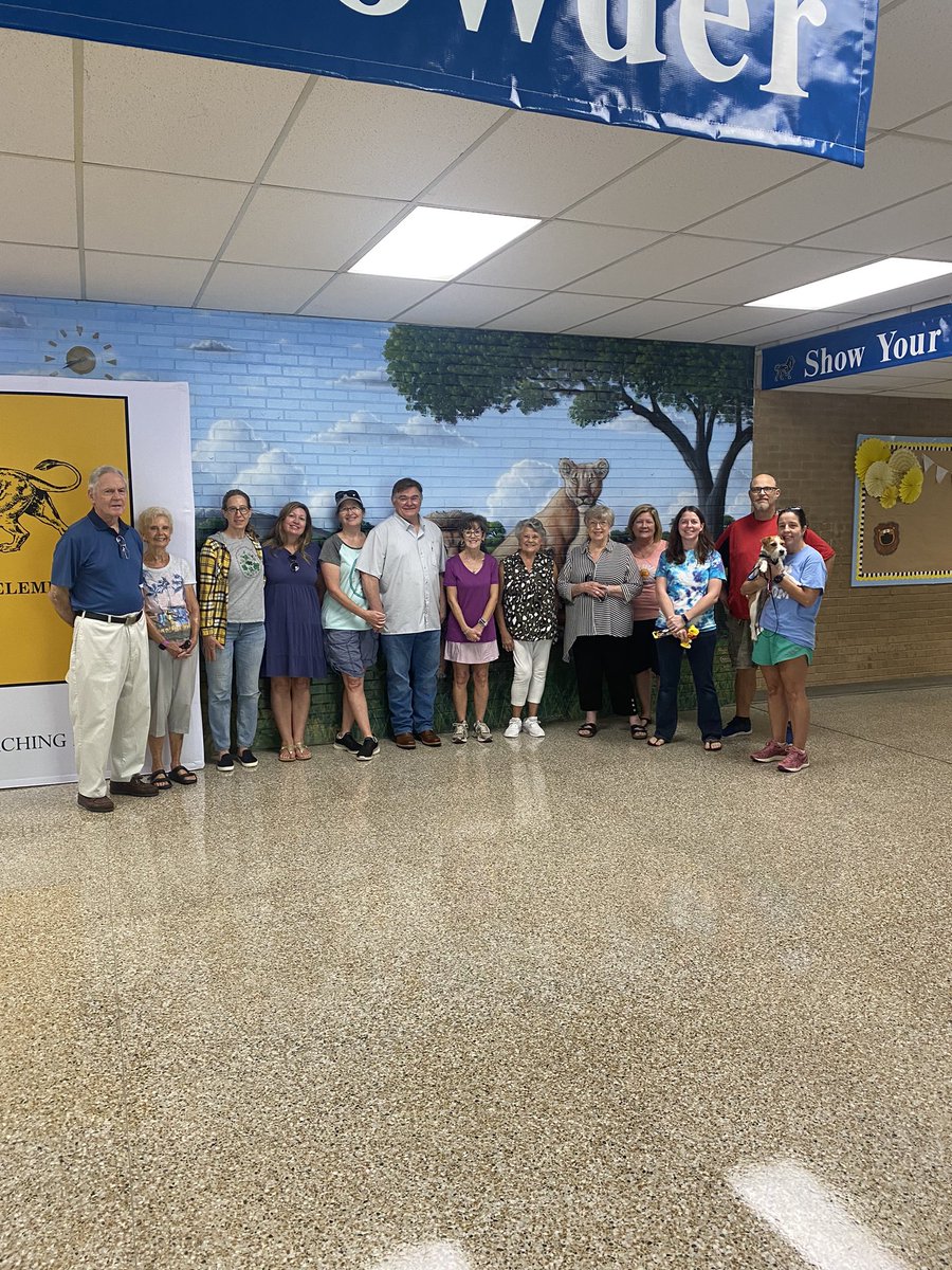 amyjohnthomas's tweet photo. Such a blessing to have community support~ First Baptist we truly appreciate your prayers for our staff, students, &amp; families as we begin our 2022-2023 school year.  Thank you to everyone who joined us on this beautiful Saturday morning ❤️ https://t.co/omH47XZKFv