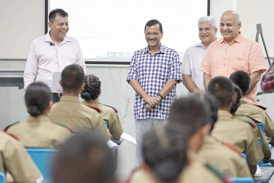 AapCentral1's tweet photo. आज Armed Forces Preparatory School का उद्घाटन किया। पूरा स्कूल देखा। क्या शानदार स्कूल बना है। देश के बेस्ट प्राइवेट स्कूल से भी बेहतर। शानदार classes, hostels, मेस आदि। सबको यहाँ बिल्कुल मुफ़्त शिक्षा। सब कुछ मुफ़्त। बच्चे खूब उत्साहित हैं। https://t.co/GAa1XrnwTF
