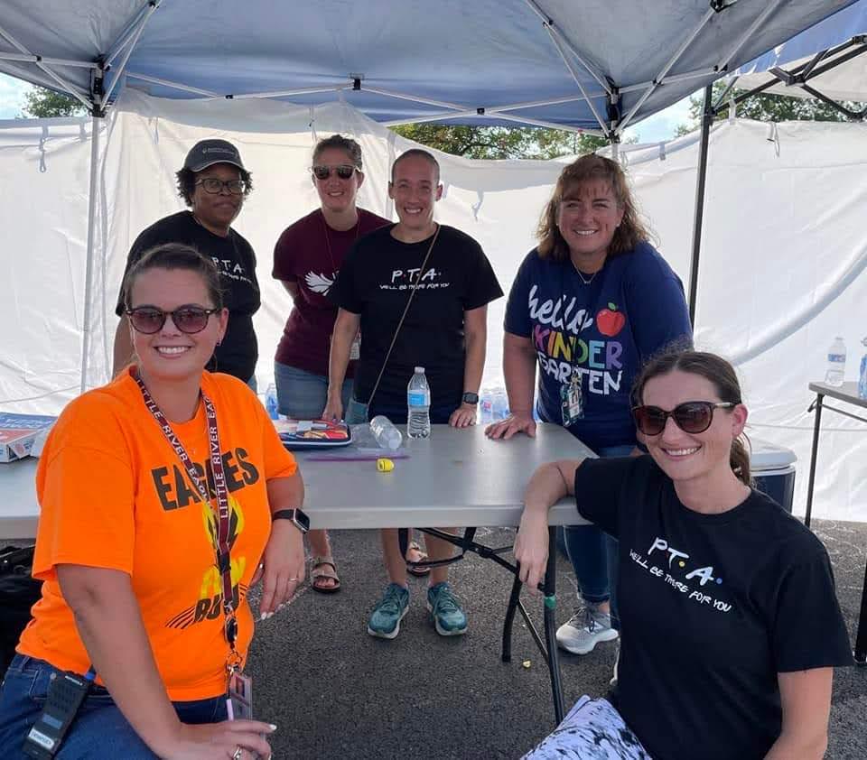 We had a blast at our Back to School Bash! Thank you to all of our volunteers that helped. We couldn't do big events like this without you! We are bringing back the Glow Dance in October and are looking for volunteers for that. form.jotform.com/221237759717161 #LRElem @LittleRiverLCPS