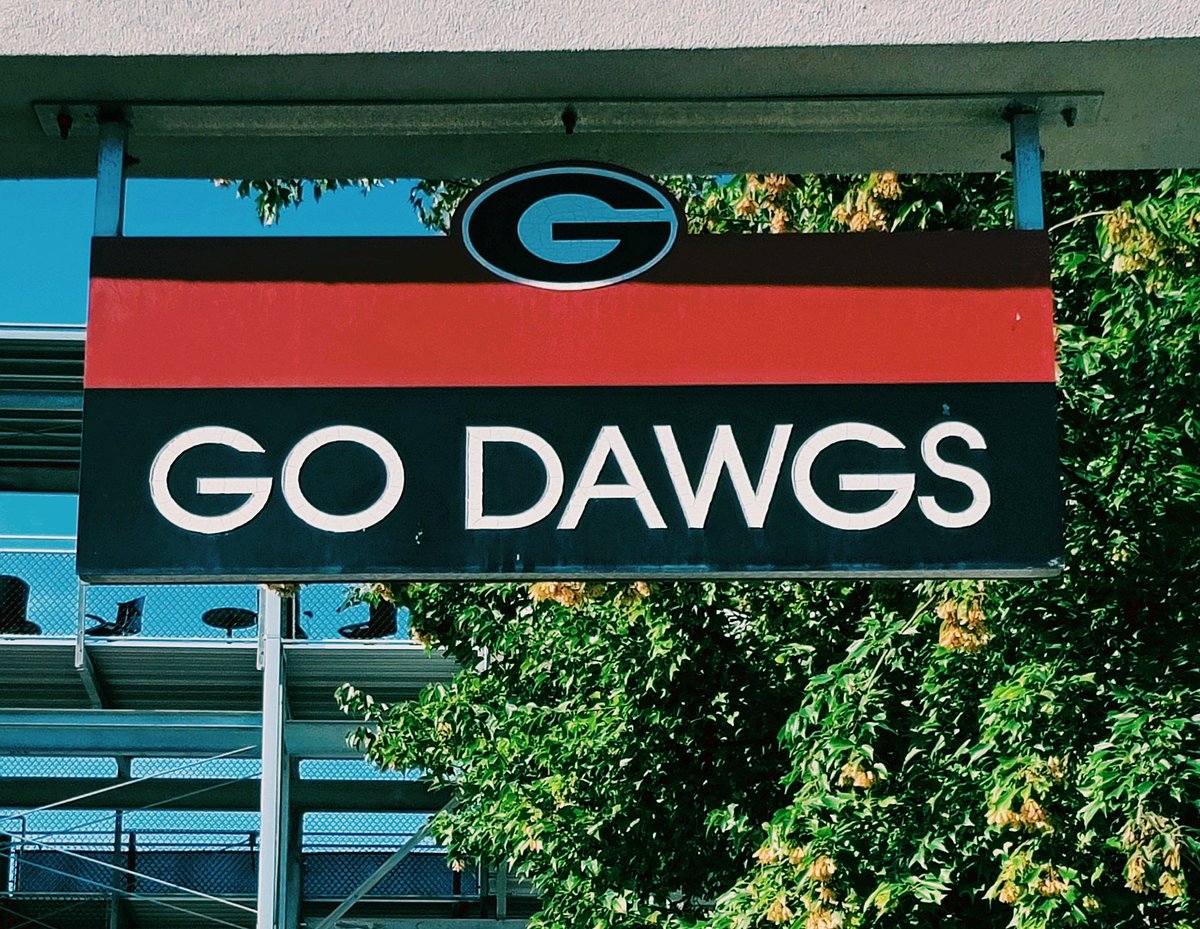 BAltiers's tweet photo. Hanging out with the Dawgs today🥎
@ncchallengers08 @UGACoachTony https://t.co/wO9GssOgTG