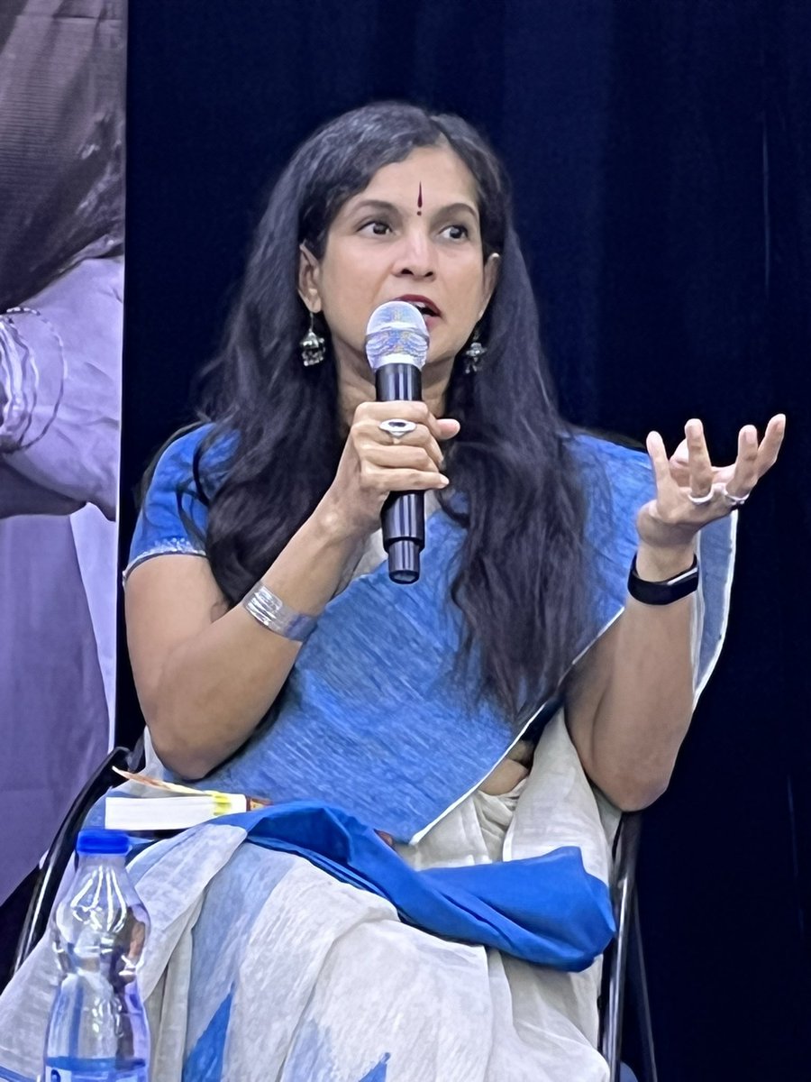 preetishenoy's tweet photo. Had a fabulous book event at Sapna Bookstore, Koramangala. A big thank you to all of you who turned up in such large numbers. Thank you for the love ❤️. Grateful 🙏🏽 @HarperCollinsIN https://t.co/O12Xa2Qvf1