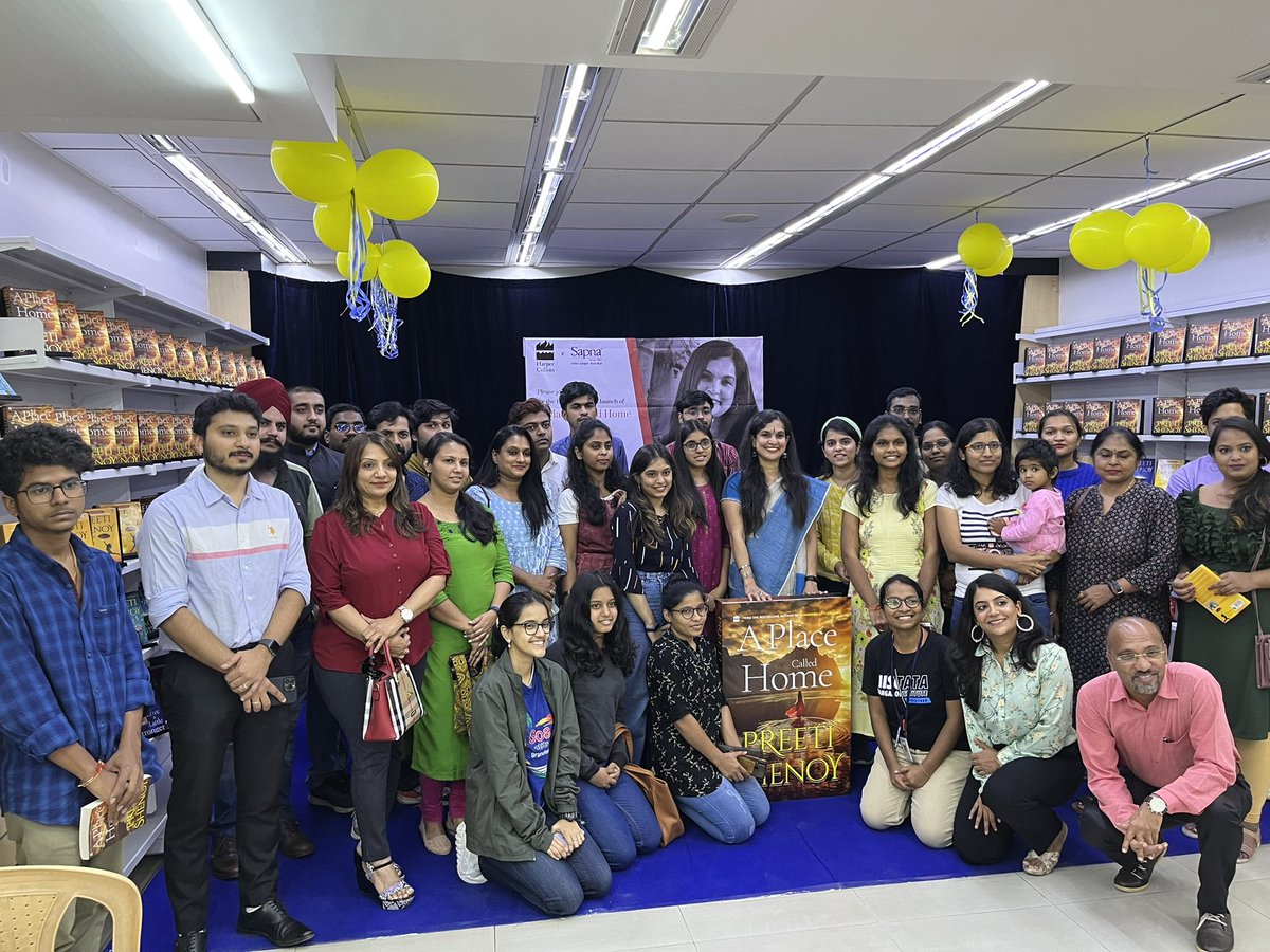 preetishenoy's tweet photo. Had a fabulous book event at Sapna Bookstore, Koramangala. A big thank you to all of you who turned up in such large numbers. Thank you for the love ❤️. Grateful 🙏🏽 @HarperCollinsIN https://t.co/O12Xa2Qvf1