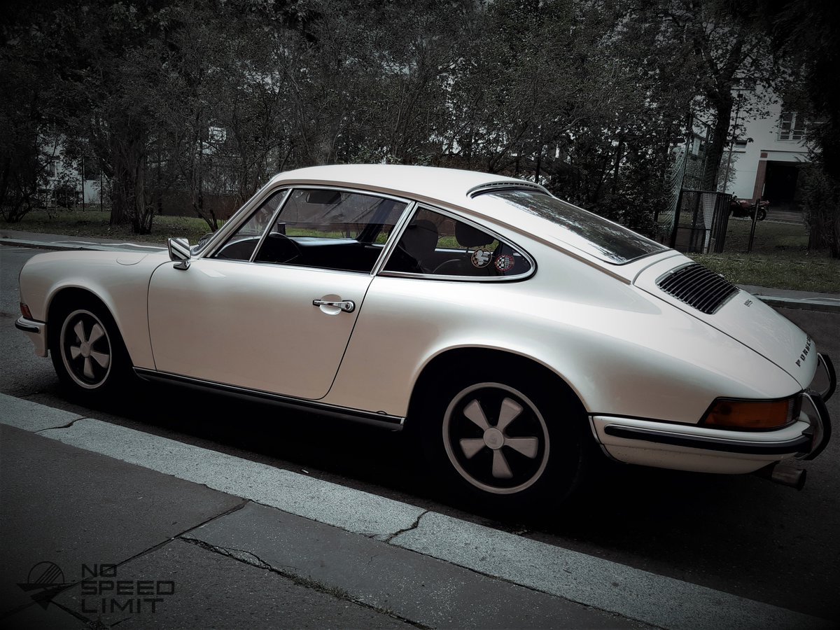 NoSpeedLimit_it's tweet photo. #saturdaydrive on #cloudysky ๐ง๐ฆ ... #biancaneve #fuchswheels #aircooledporsche911 #porsche911classic #longhoodporsche911 #aircooledporsche911 #rearengine #boxerengine #flatsix #thereisnosubstitute #driveninstyle https://t.co/nOn1xn8VYa