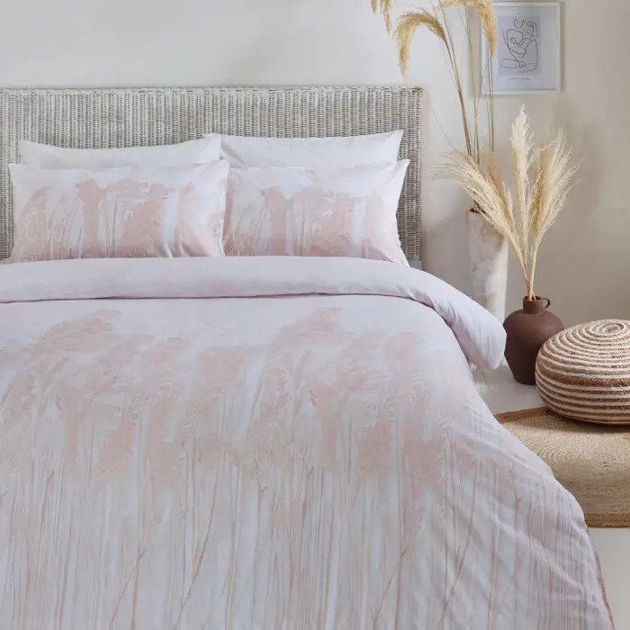 linenslimited's tweet photo. It’s the August Bank Holiday! 

To celebrate this long weekend, we’re giving you 15% off bed and bath linen! 

Just use BANKHOL15 at checkout.

Hurry, this offer will end on Monday at midnight. 

Stuck for inspiration? Check out some of our top picks! https://t.co/4Jn12Jxly0 https://t.co/FTYJc0Gm8R
