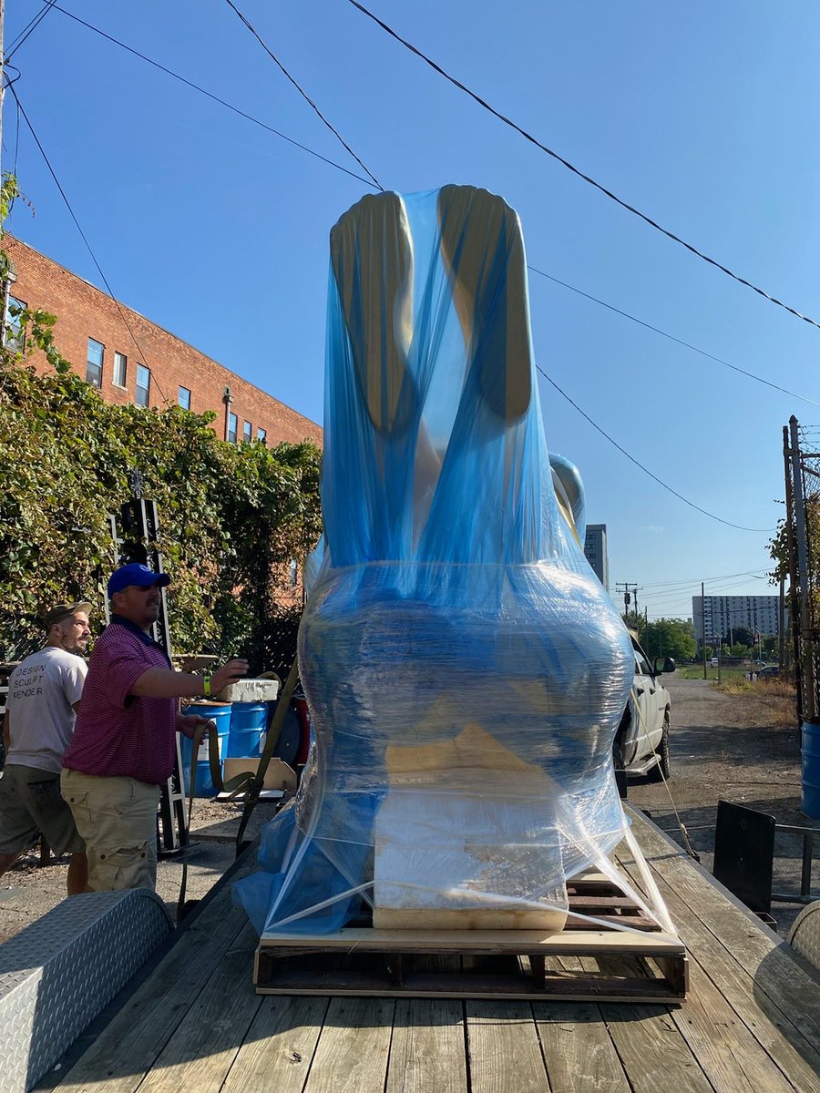 The Deity sculpture is on the move! Getting ready for installation 
#hygienicdressleague #nftcommunity #nft #mint