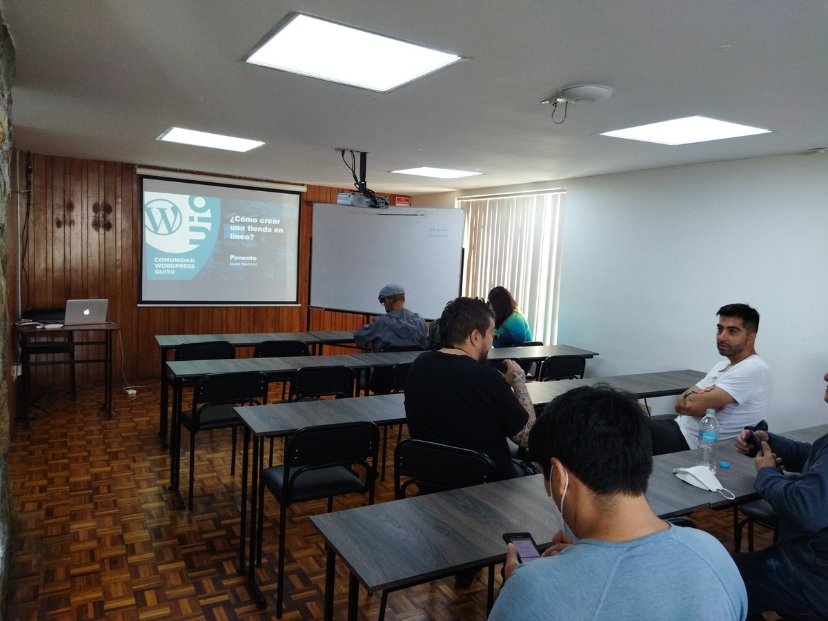 Estamos por empezar nuestro taller #WordPress #WordPressUIO