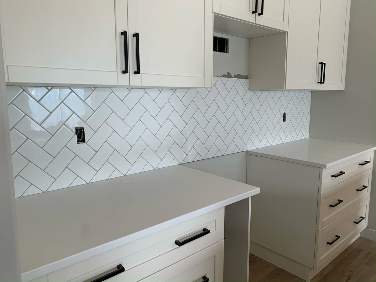 cgj_tile's tweet photo. Who doesn't love #Herringbone 

#Tile #RedDeer #CentralAB https://t.co/M7UpRpIljJ