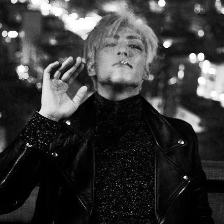 00.06am and i'm finishing the last poem to the taste of the last cigarette.. it doesn't get much easier