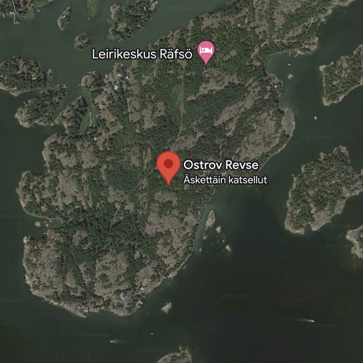 MMMyllyniemi's tweet photo. Dear Twitterverse, the names of three islands in my hometown have been translated from Finnish into Russian on @googlemaps. The islands were a part of a rented Soviet naval base.

As expected, Google isn’t doing anything. Retweets etc., would be appreciated to fix this ”accident” https://t.co/9um1ZaYnDv