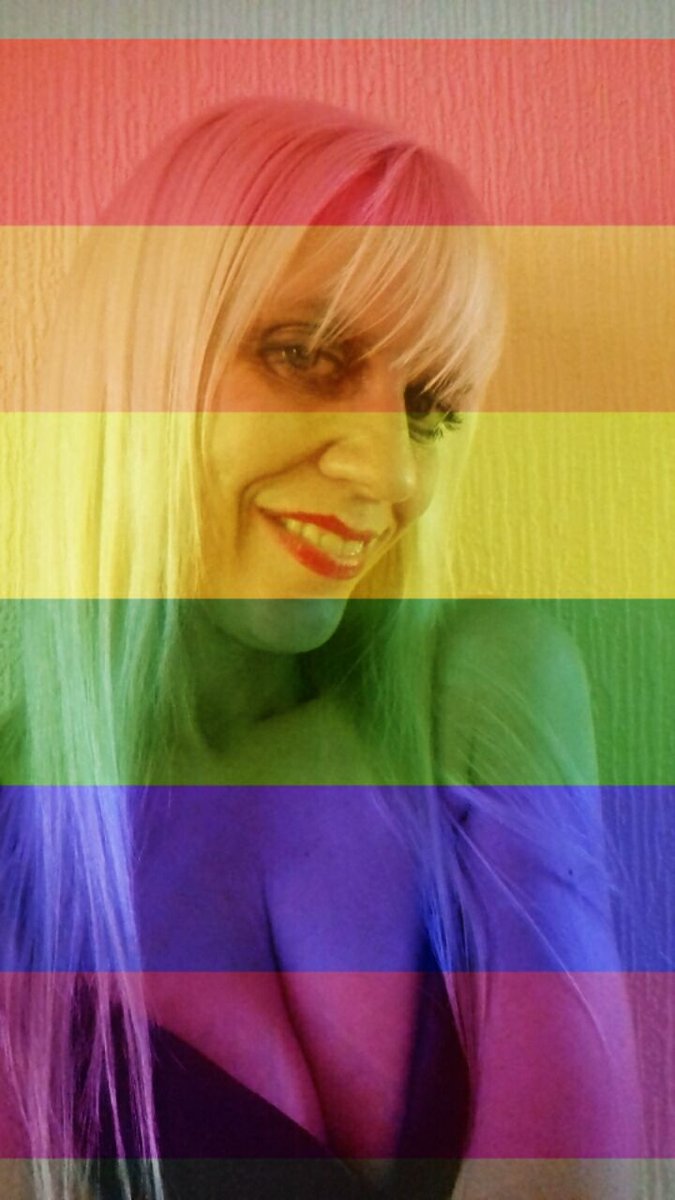 jaynie1012's tweet photo. #Happyprideweekend #PrideCymru @PrideCymru #3yearsago! 🏴󠁧󠁢󠁷󠁬󠁳󠁿😘 https://t.co/7Zkl92RGFO