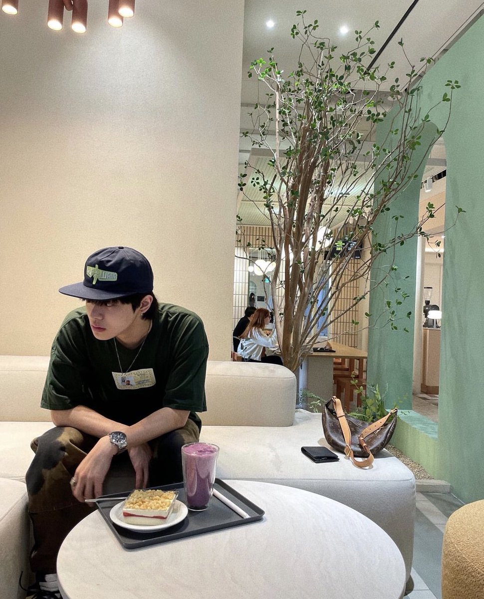 leopiics's tweet photo. [220827] Leo Instagram Update 

#LEO #리오 https://t.co/KjdJDdQXwn