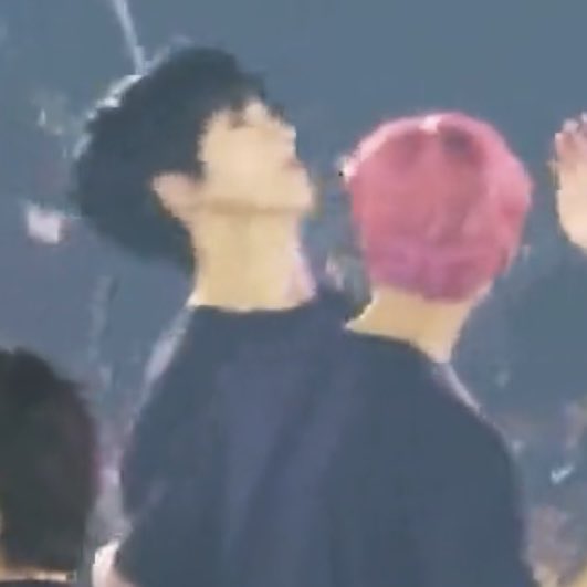 Dragged by                Dragged by
Jeno                             Haechan