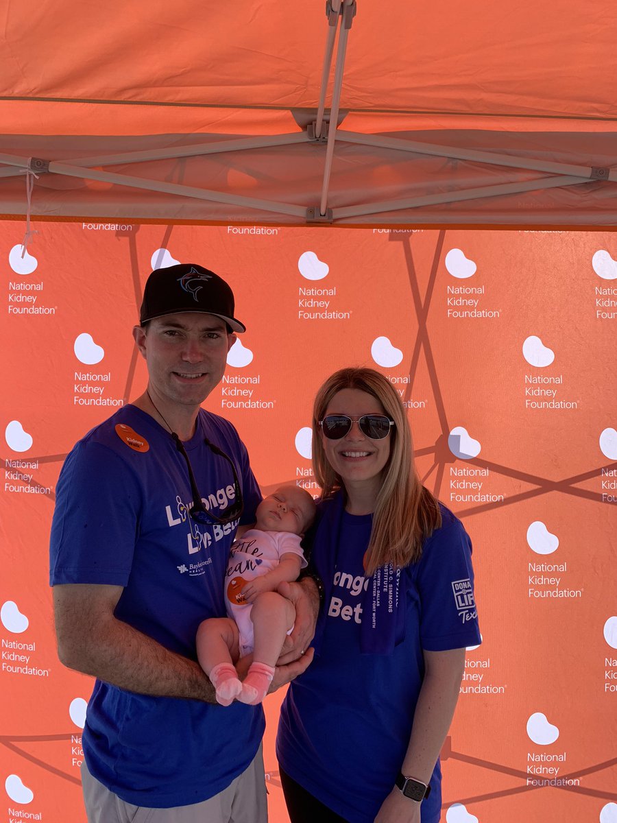 TxPharmD's tweet photo. It was a family affair @nkf #kidneywalk ! Little bean’s first word better be “flozin” @emartMD #NephTwitter #TxPharm #TransplantTwitter https://t.co/OJzyHTtrM1
