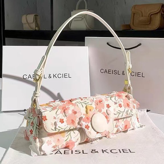 แจก 1 รางวัล กติกา รี+ฟอล โพสนี้คั้บ🌷

♡̶🌸pre order🌤 กระเป๋าถือ — caeisl &amp; ciel รุ่นนี้คั้บ ทุ่งดอกไม้ไม่ไหว น่ารักมากๆๆ💐

🍡ใบละ 250 บาท #ส่งฟรี 🎟

สนใจสั่งซื้อทาง dm ได้เลยค่า 🎀