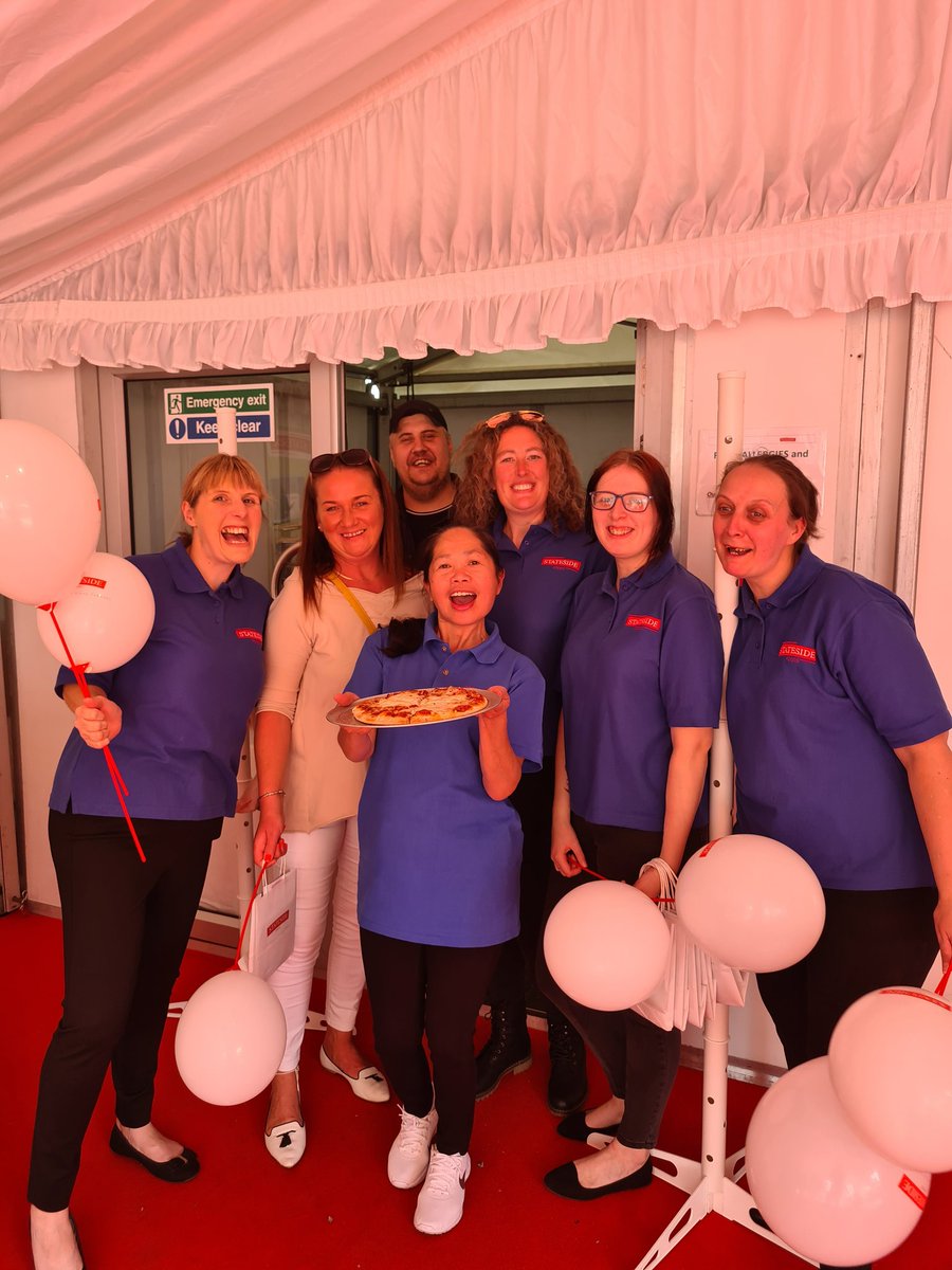 Cheryl_Lally_'s tweet photo. Our awesome @statesidefoods #wingates toppings team 🍕
#bolton @BoltonFoodFest https://t.co/qO4tycPhSh