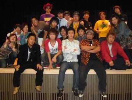 battenarakwa's tweet photo. ご存知のかたもいると思いますが、私の初代お笑いの相方で、先日単独ライブをやったばかりの現『熊本ラーメン王���の星野竜馬が脳梗塞で亡くなりました。

彼は『俺が死んだときは葬式で胴上げをして盛り上げて笑い飛ばしてくれ』と前から言ってました。

ので、シンミリしません。
15年間ありがとう！ https://t.co/AY36MsO8q0