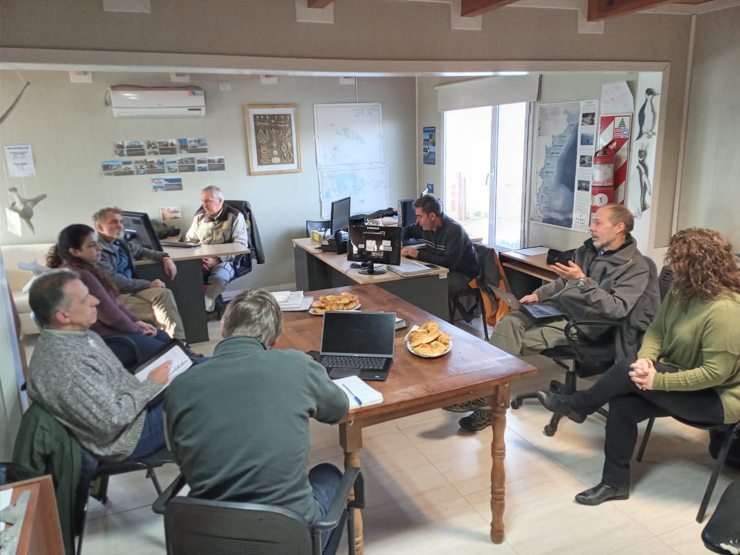 MinTuryAP's tweet photo. La Comisión de Manejo del #PIMCPA se reunió en #Camarones para definir acciones de mejoramiento y actividades en el parque
Más info. en https://t.co/oQqU7tjDPU https://t.co/wgORTzRCRR