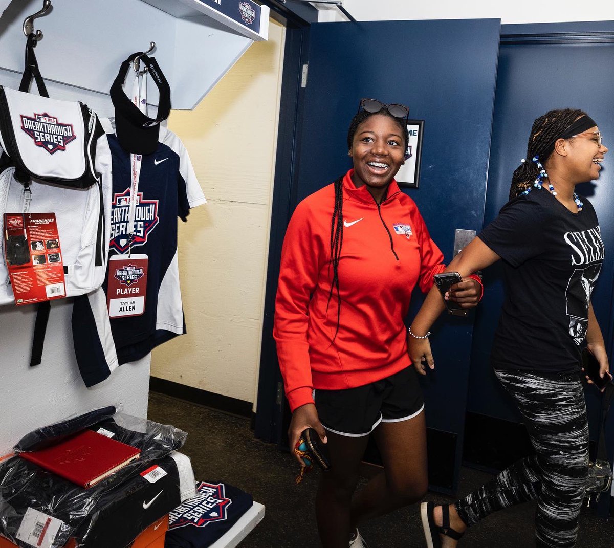 MLBDevelops's tweet image. Walking into the @MLB Softball Breakthrough Series locker rooms like … 🤩🔥😁