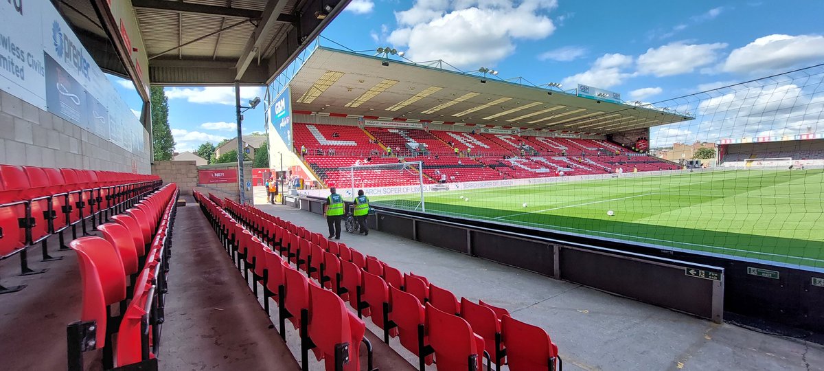 maysutton2011's tweet photo. Go @LincolnCity_FC https://t.co/Z7F8P6sDXv