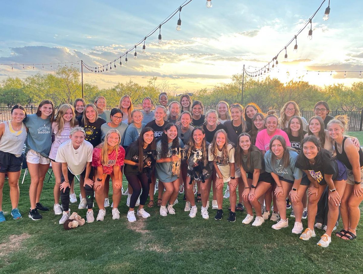 Thank you so much to the Key’s for hosting our TEAM dinner!!

SO much Cowgirl love💜
