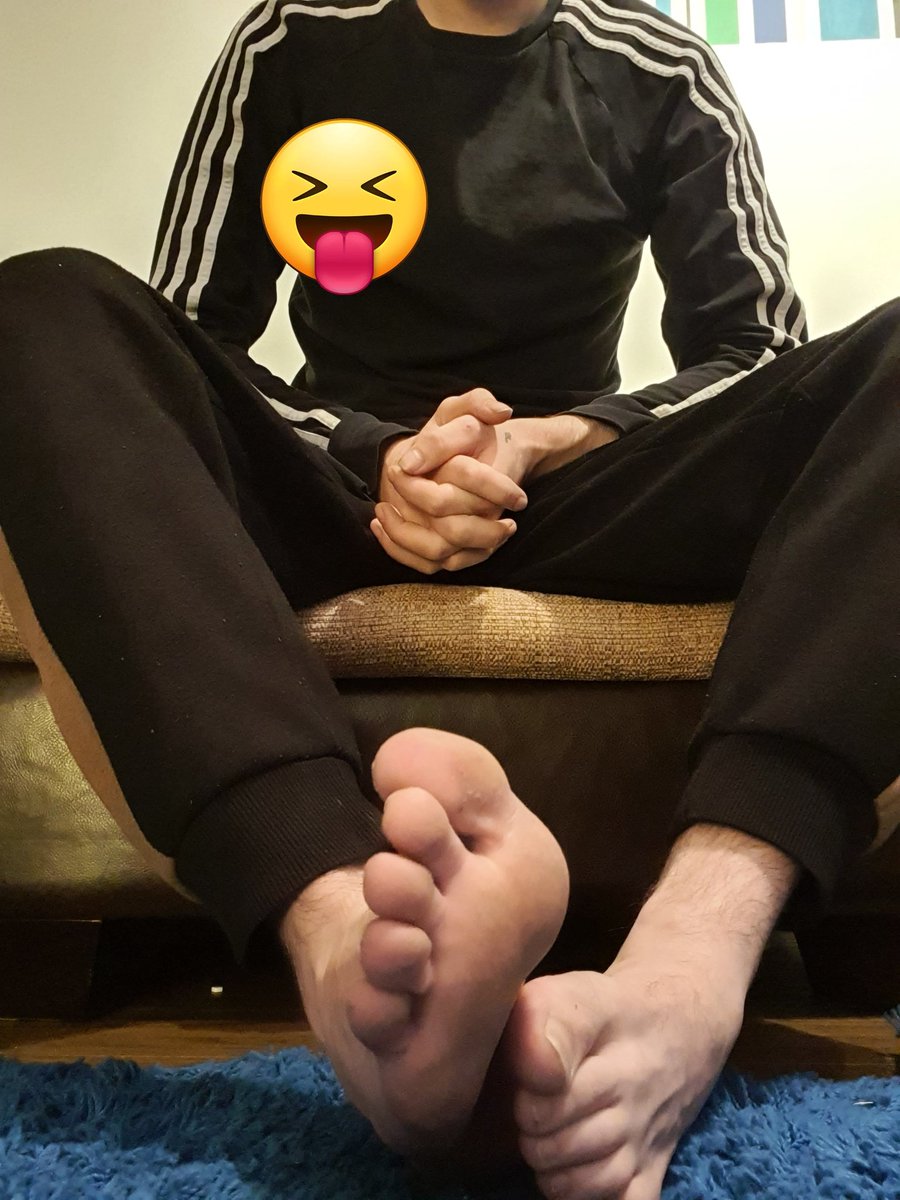 BenSellsFeet's tweet photo. Treat me!.. 

£BenSellsFeet 

#paypig
#findom #feetpicsforsale 
#gayfeet #feetfethish https://t.co/WaVrsjt0lv