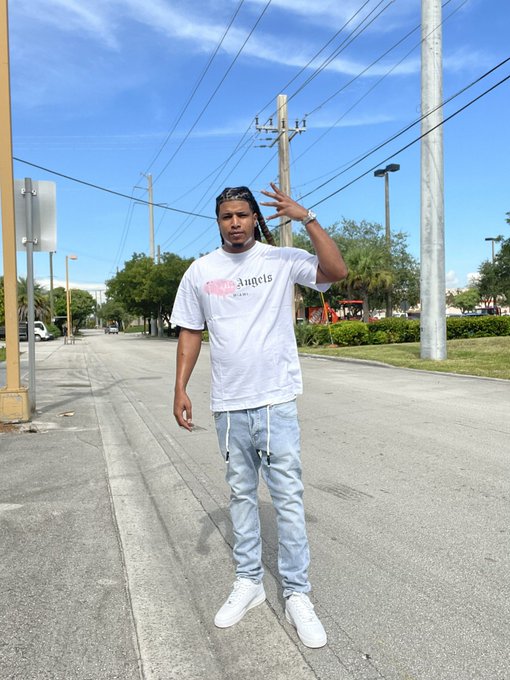 Miami what&rsquo;s poppin 😈 https://t.co/BtrNEKUEiy<a href="/tag/huncho"class="tags"><span>#huncho</span></a>