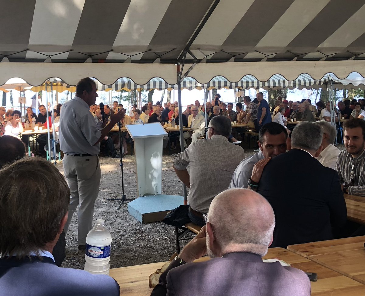 max_brisson's tweet photo. 🔹Bravo @GG_Guerin pour le lancement de ”Territoire en perspectives” sur les bords du Lac de Vassiviere autour de @davidlisnard et @AurelienPradie. 

🗣”Faire confiance aux élus, leur donner de la liberté pour s’adapter à la diversité des situations”, au cœur de mon intervention. https://t.co/0inbYxvn3L