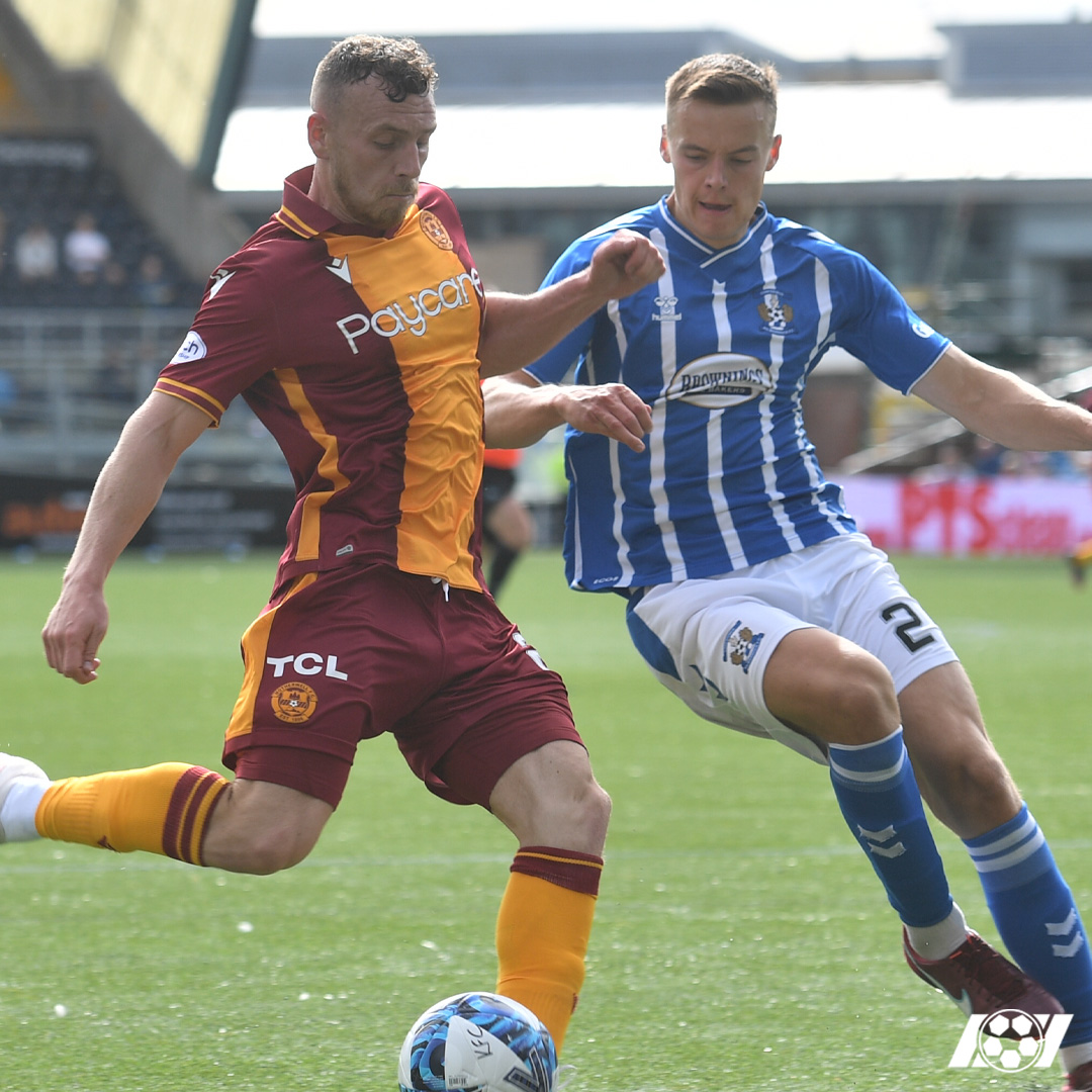 MotherwellFC's tweet photo. An hour gone.

• Armstong gets on the end of a ball over the top and shoots just wide
• Shields bursts clear but his shot is saved from a tight angle
• Shaw misses a great chance, scooping the ball over the bar from 12 yards

60’ // 0-1 // #KFCvMFC https://t.co/iu2AQt7Uoi