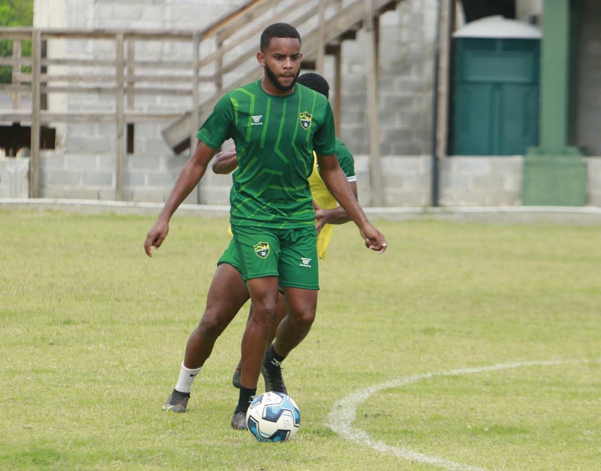 JarabacoaFC's tweet photo. Entrenamiento matutino🙌🏻💚. #SomosFuria #Jarabacoa https://t.co/ITOViOAE3s