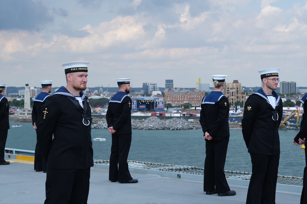 HMSPWLS's tweet photo. Emotions were running high as we lined the ship to depart Portsmouth for #WESTLANT22. It was great to see our family and friends waving us off!

Thanks for the entertainment 🎸🎶 @VictoriousFest 

#Iserve 
#BankHolidayWeekend https://t.co/ldnDwE4OUk
