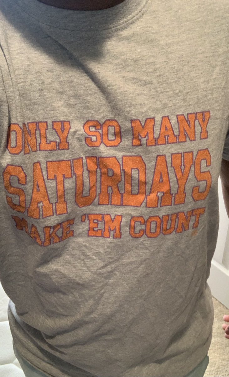 CleveIsDaReaz_N's tweet photo. ITS CFB SEASON. LETS GO. #MAKEEMCOUNT @Saturdayscount https://t.co/wQNjsGfXqQ
