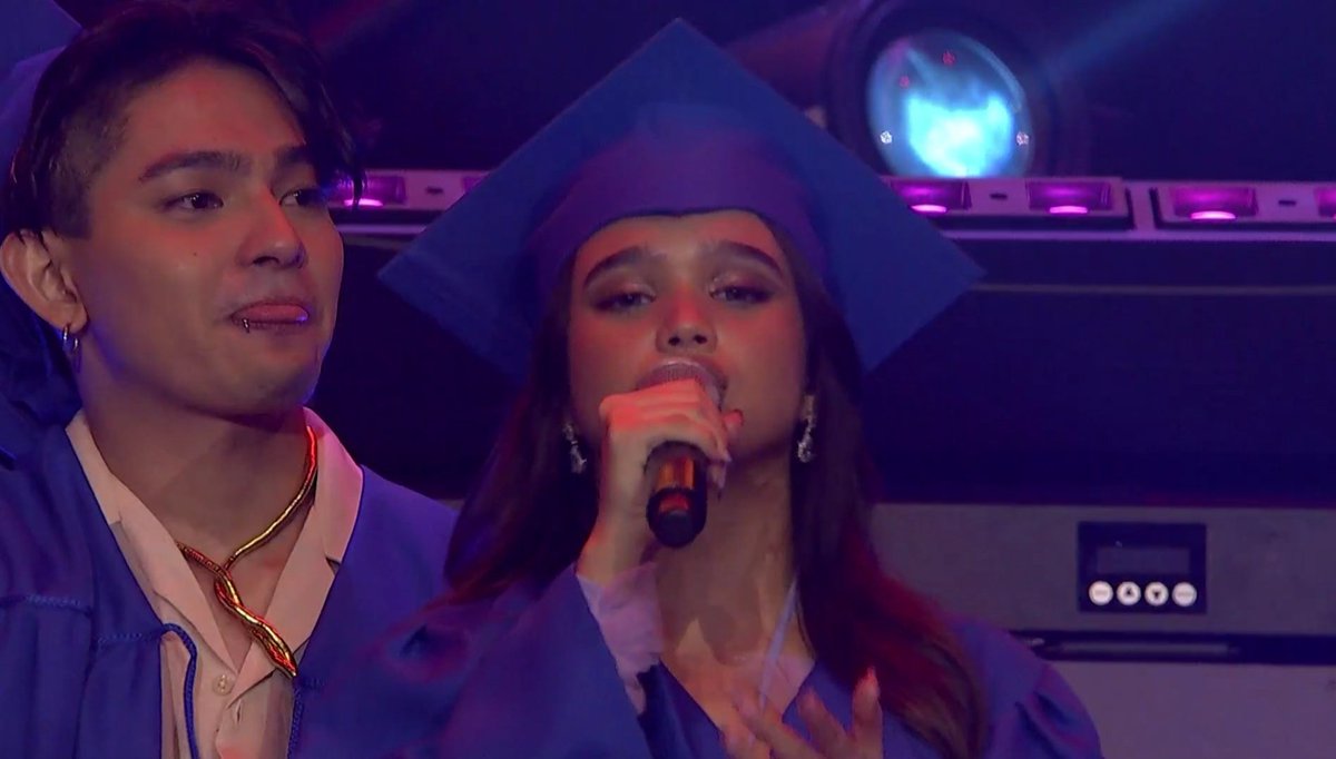 V07_04's tweet photo. The Graduation Finale Concert of HE'S INTO HER (Maxpein Zin Del Valle, Deib Lohr Enrile, Zarnaih Marchessa and Lee Roi Gozon)
@bellemariano02 @donnypangilinan #DonBelle #Tagsen @mscrizataa @imjoaoconz #CrizJo #LeeRot #HIHAllAccess #HIHAllAccessConcert #HIHFinaleConcert https://t.co/aFgijZ6RsX