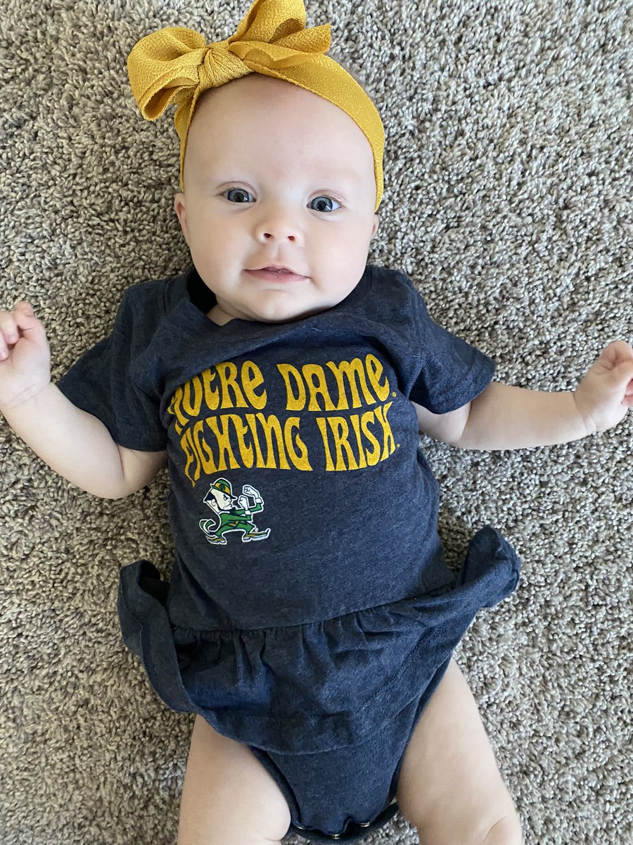 ChelseyMachota's tweet photo. We are so excited for college football to be back! Can’t wait for next week ☘️🏈 @NDFootball @joelmachota https://t.co/E4Rjp2Gt8l