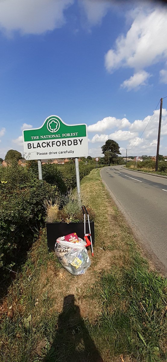 awlitterheroes's tweet photo. An impromptu litter pick this morning around Norris Hill and up to Blackfordby with 4 bags collected including the remains of two MacDonalds Happy Meals with discarded policemen toys⦠#NorrisHill #AshbyWoulds @norris_group @NWLeics @NWLEnviro @LeicsCountyHall https://t.co/T8hn3GLsc2