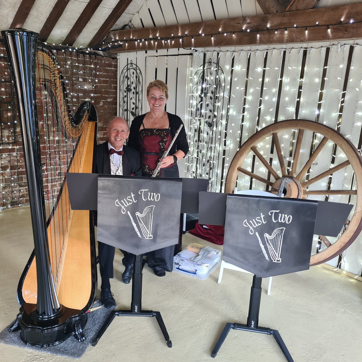 Playing at #wintersbarns for Chloe and John.  Congratulations to you both.  🎶🥂