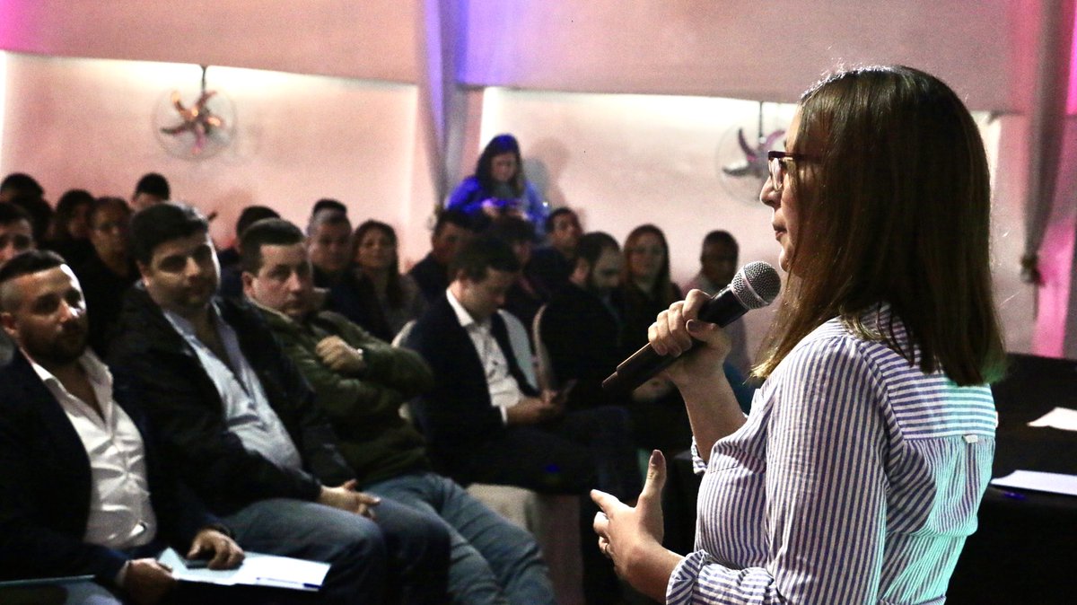 Betianabritos_'s tweet photo. Primera Convención Nacional de #PlanPaís. Estamos a casa llena, estudiando y definiendo nuestras próximas líneas de acción.

¡Arriba el @PNACIONAL! 🇺🇾 https://t.co/sDexfhOQWk