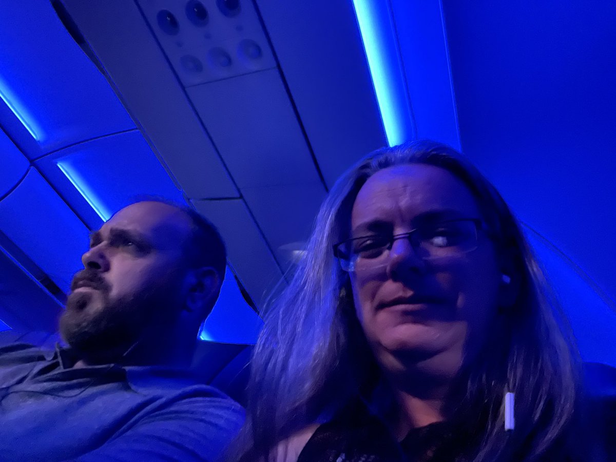 JYMBUBBY2002's tweet photo. Good Morning π headed out last night from buffalo ny to California!! #TTC4LIFE #thetrainerclub #California here we come!! https://t.co/U5bl5cVtcm