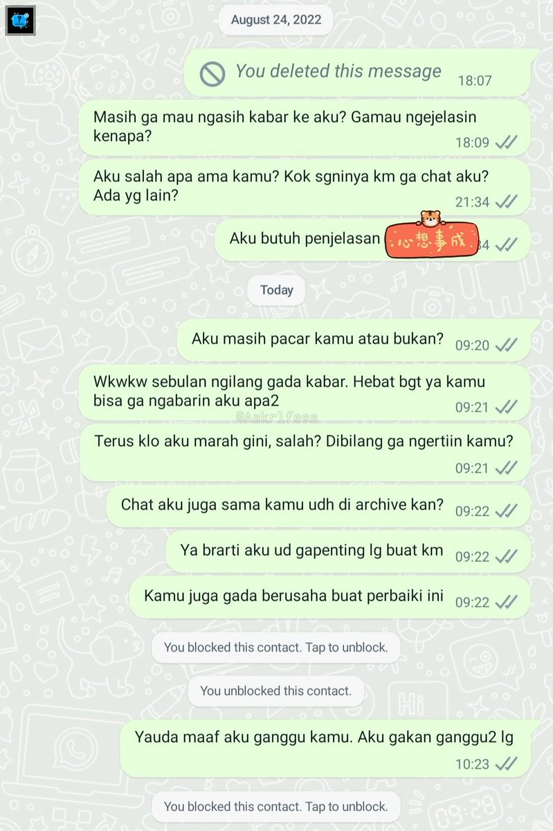 Askrlfess's tweet photo. Siapa kuat ga dikabari hampir sebulan? Me🙋🏻‍♀️ aku ldr (karena tuntutan pekerjaan aku &amp; dia) btw skrg ak udh dititik capek bgt dan memutuskan utk ngeblock, aku ga salahkan? Kira2 dia bakal nyari aku ga ya?🥺 [Askrl] https://t.co/thlURPCs1G