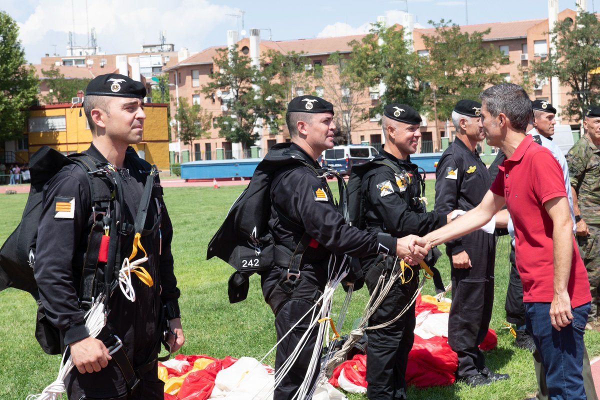 AytoAlcalaH's tweet photo. 🗞 Más de 20.000 personas acuden a la exhibición de las Fuerzas Armadas, Cuerpos de Seguridad del Estado, @PoliciaAlcalaH y @PCivilAlcalaH de las #FeriasAlcalá2022

Se trata de un récord histórico de este tradicional y esperado evento

ℹ️ https://t.co/75HX6biJ3h https://t.co/FnorRqZsbH