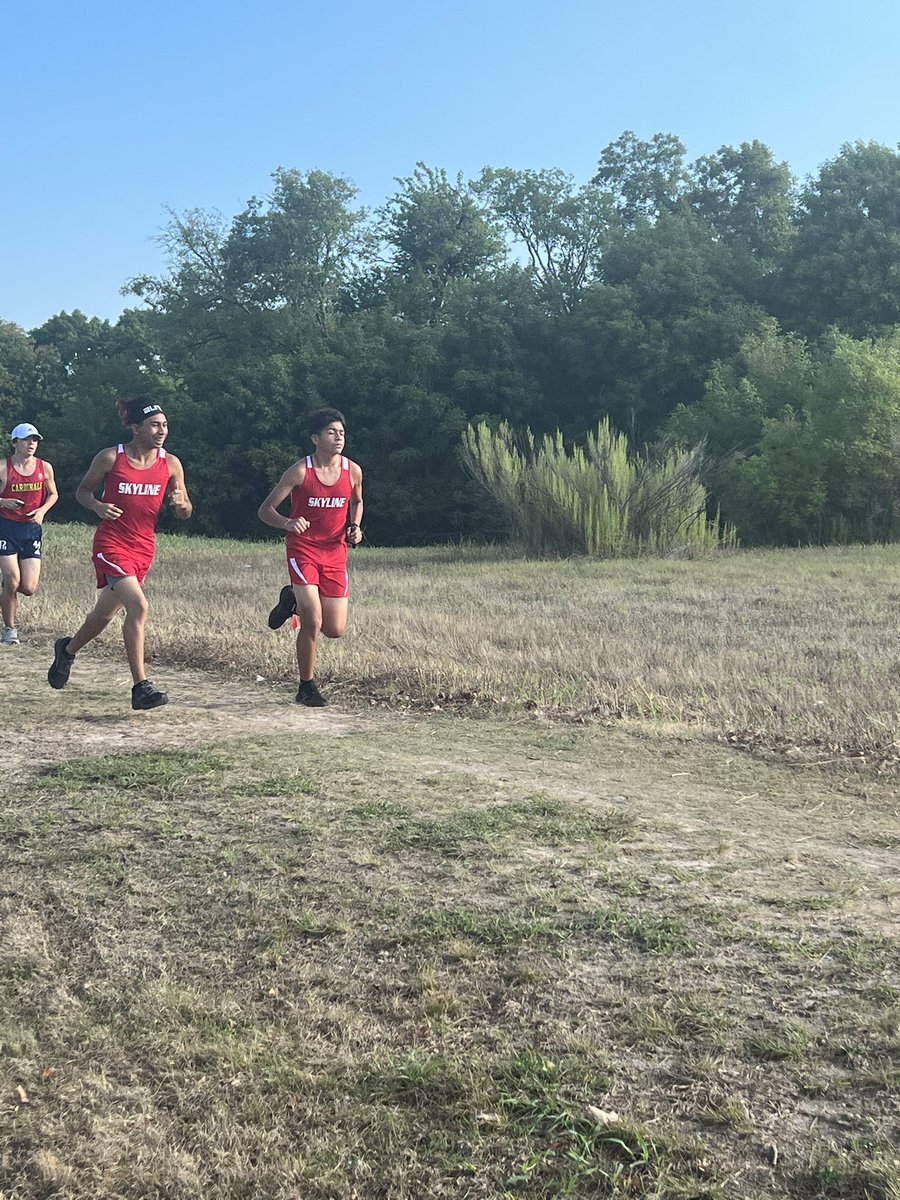 skyline_xc's tweet photo. Skyline Raiders @ the Greenhill/Luke’s locker 6 Mile Relay 

 @SkylineAthDept @dallasathletics https://t.co/DVVffSqMb3