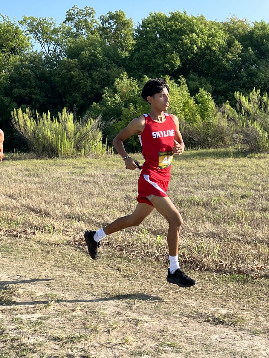 skyline_xc's tweet photo. Skyline Raiders @ the Greenhill/Luke’s locker 6 Mile Relay 

 @SkylineAthDept @dallasathletics https://t.co/DVVffSqMb3