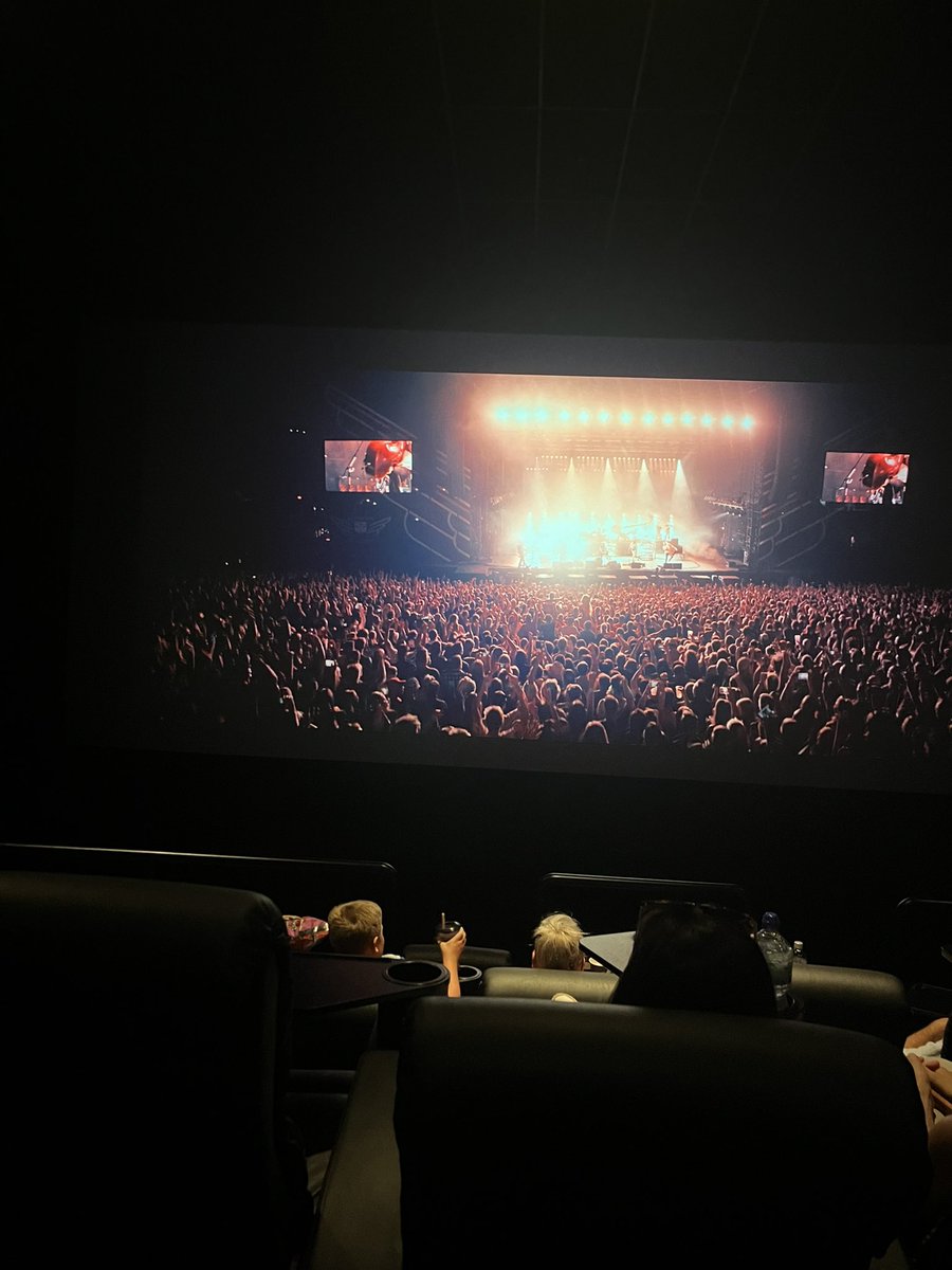 Long long time coming, but finally found time to get to the cinema to watch #TopGunMaverick 

#NeverGrowUp