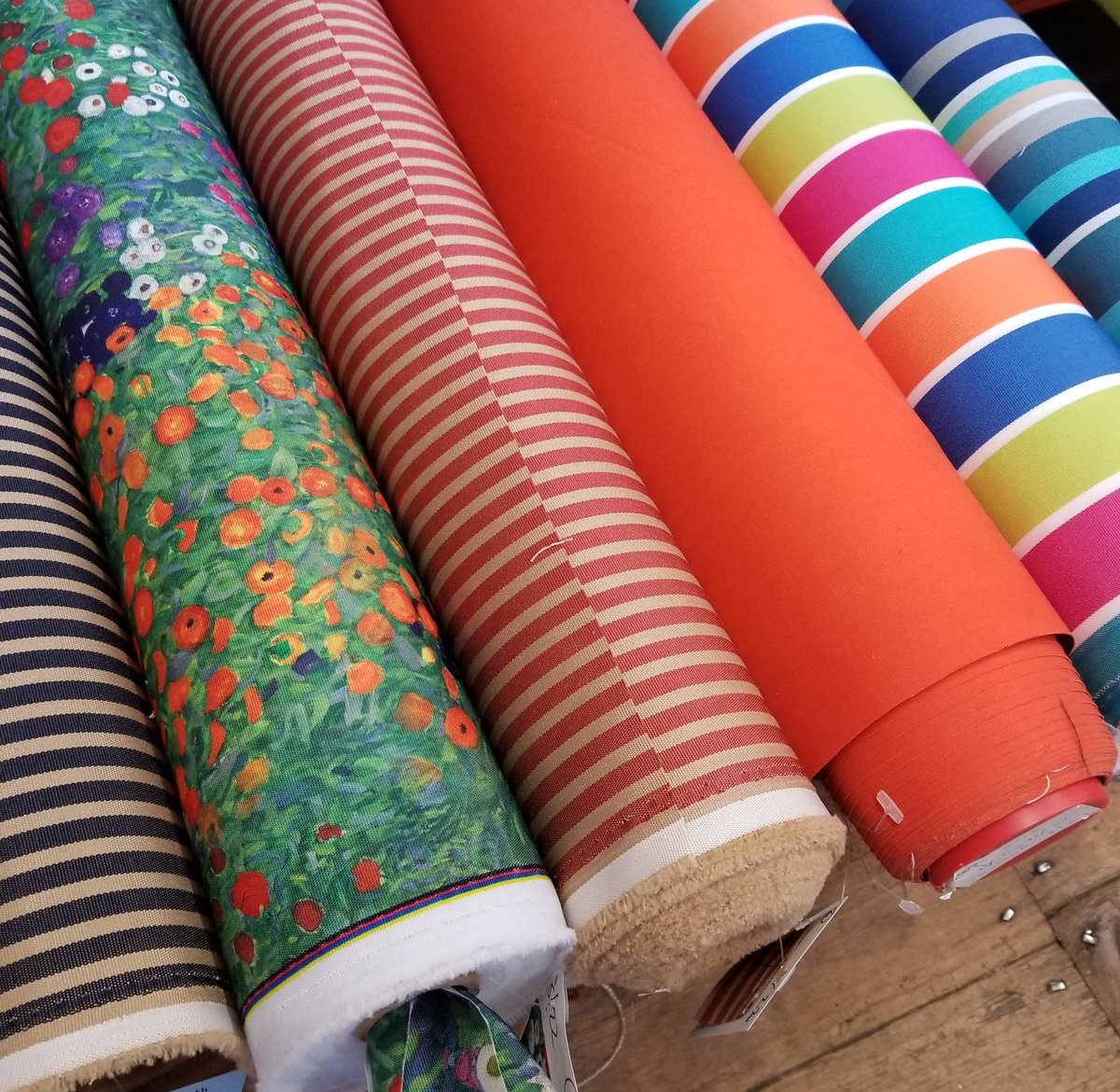 LTextiles's tweet photo. Waterproof fabrics are fab for breathing new life to cushions for gardens or for boats.
Of course we have stripes and plains, but look 👀 at that gorgeous floral pattern! Shop these online or come visit us in Bridport!
#sewing #refurbished https://t.co/PzVT1E4VvR