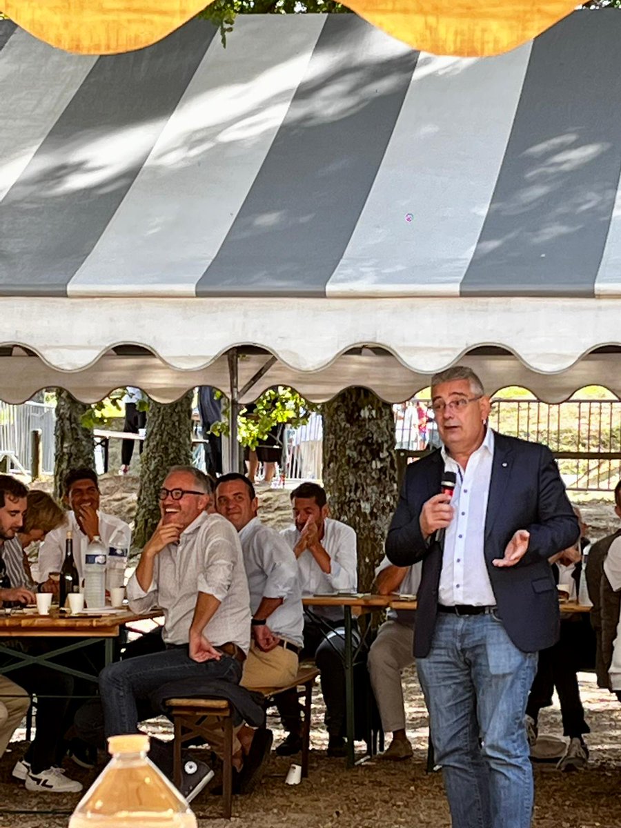 PascalCOSTE's tweet photo. Près de 500 amis pour lancer "Territoires en perspectives" avec @GG_Guerin sur les bords du Lac de Vassiviere en présence de @davidlisnard et @AurelienPradie 
Nous avons besoins de l'engagements de tous pour rendre sa grandeur à notre France! 🇲🇫 https://t.co/RxSCoupoFt