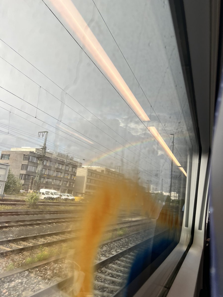 Minachii's tweet photo. Rainbow on our way. 🤩🌈@Meru_PyoN 
#TeamMiMe
#WONHOEuropeanTour2022 https://t.co/GoGUCt9uCD