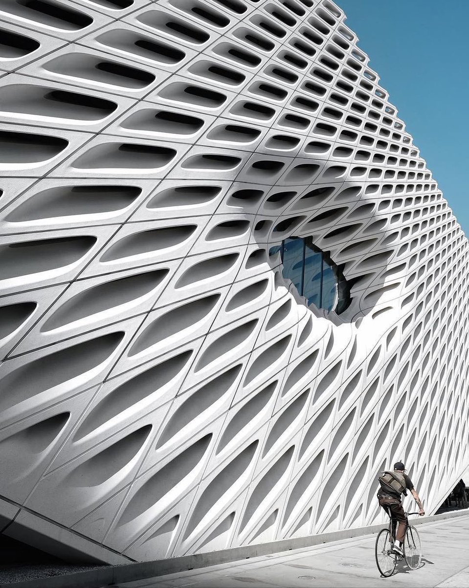 parametricarch's tweet image. The Broad is a contemporary art museum built by philanthropists Eli and Edythe Broad on Grand Avenue in downtown Los Angeles. The museum, was designed by @dsrny and opened to public in 2015.

📸 Timmy Lo

#losangeles #california #dillerscofidiorenfro #thebroadmuseum #thebroad