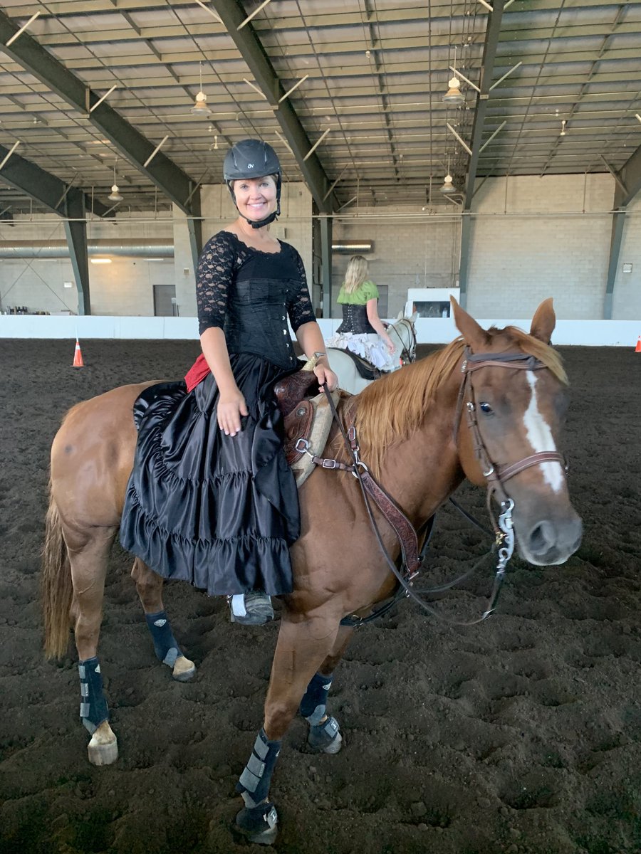 Hey folks don’t let the smile fool you.  This lady means business as she is competing in todays Black Powder shooting event ⁦<a href="/REACHHuron/">REACH Huron</a>⁩. Spectators enter threw Beech St. #gunsandhorses #wildwest